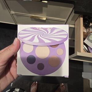 Clinique Indulge In Color Palate NIB